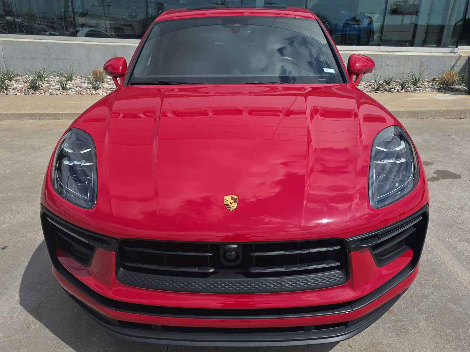 Certified 2022 Porsche Macan image 10