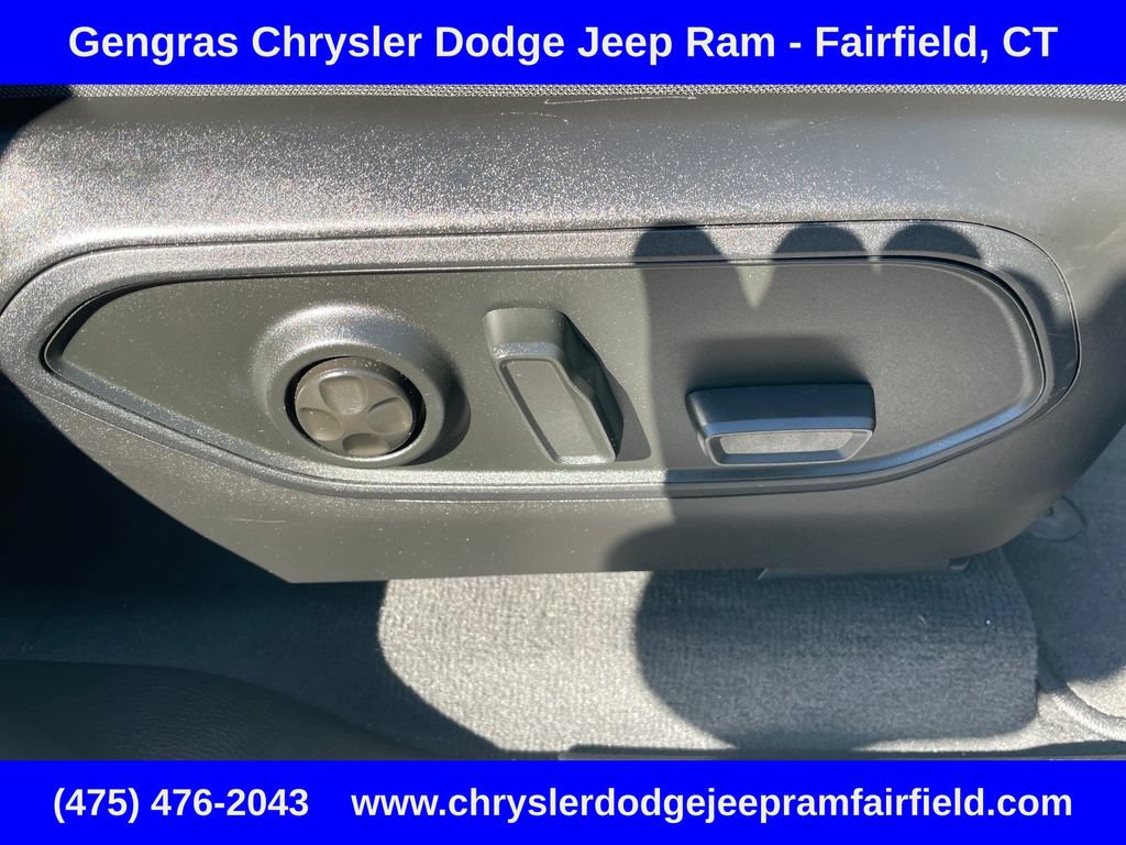 Certified 2023 Jeep Grand Cherokee L Limited w/ Black Appearance Package AWD/4WD image 16