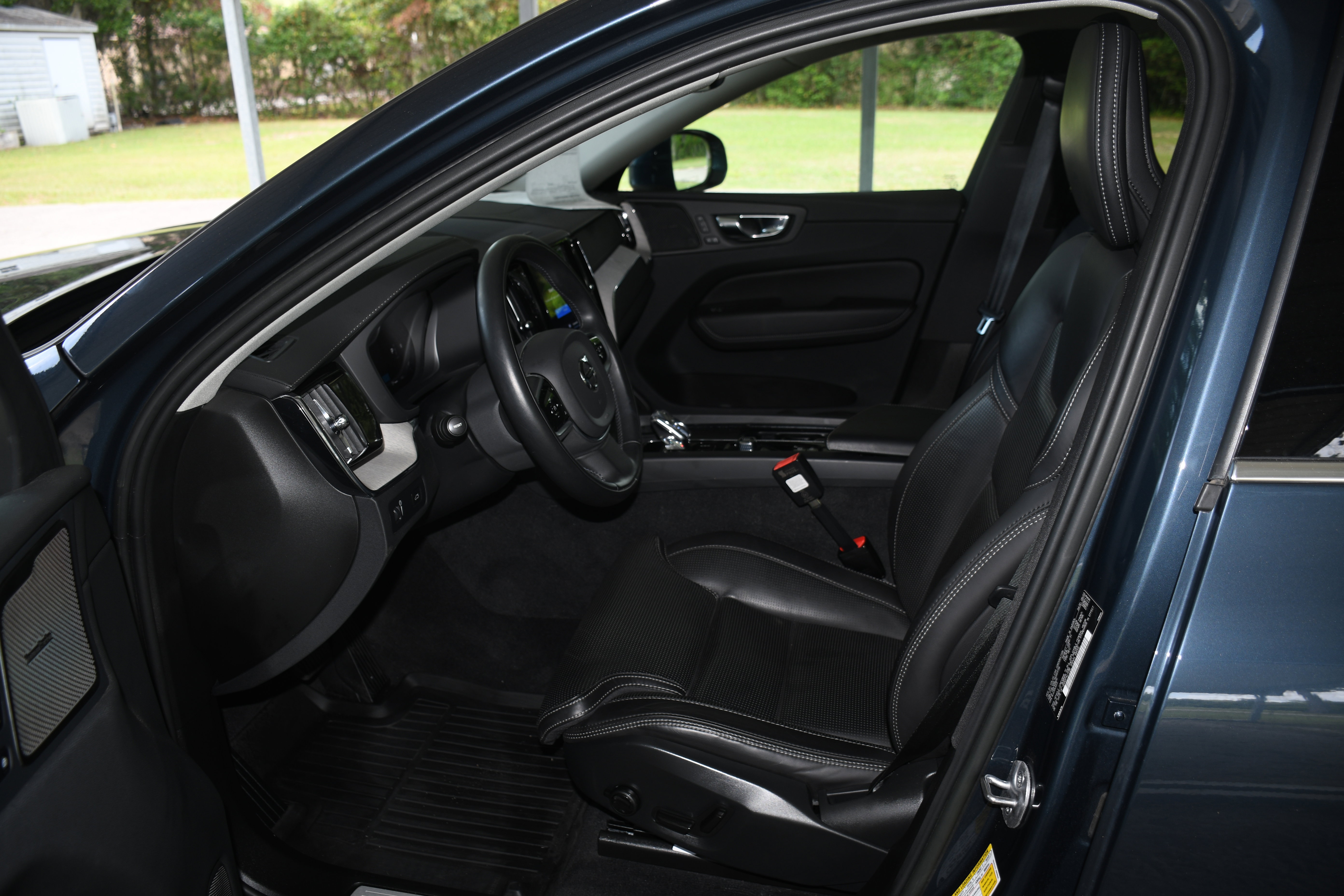 Used 2022 Volvo XC60 B5 Inscription w/ Advanced Package FWD image 8