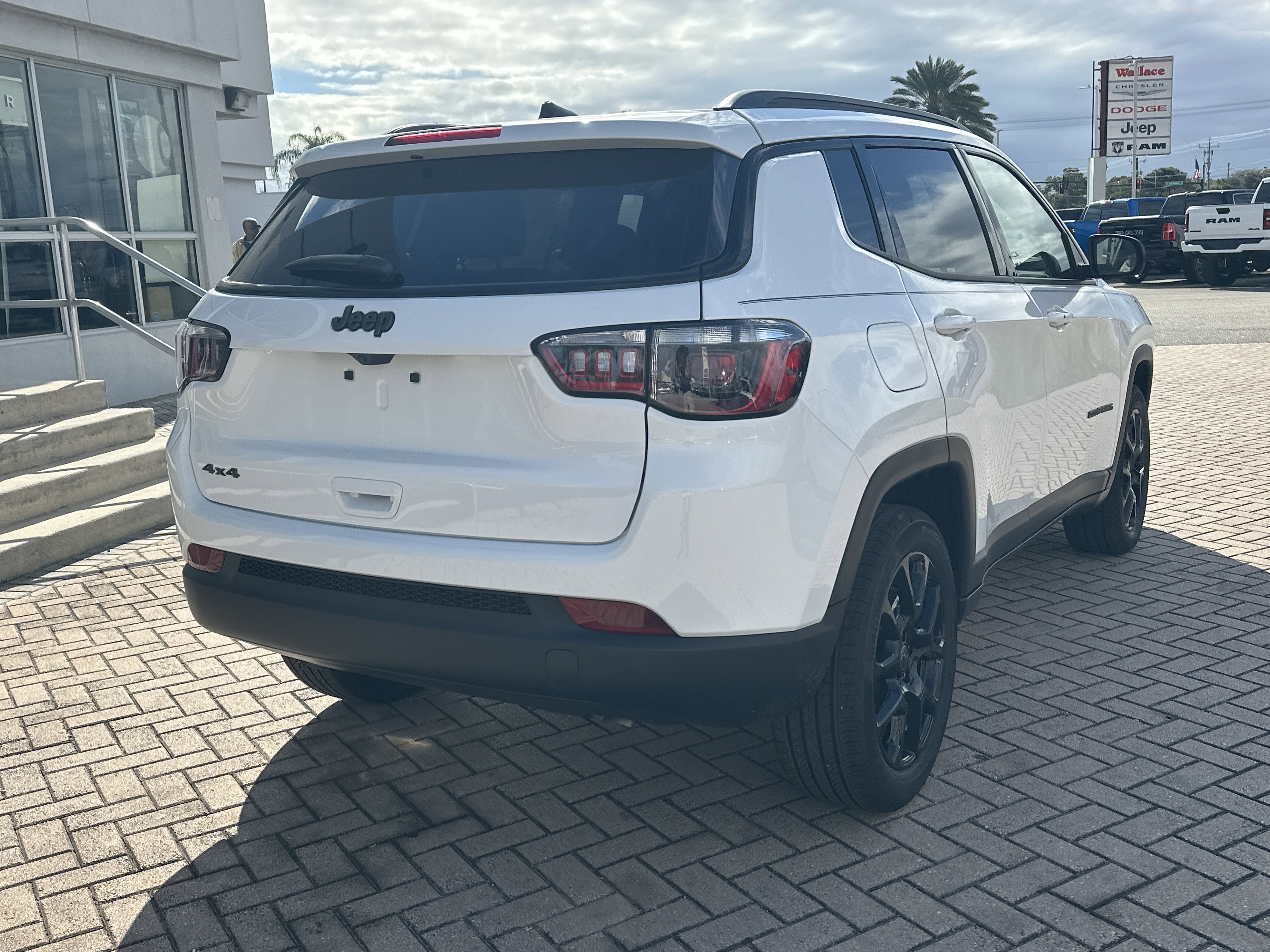 New 2026 Jeep Compass Latitude image 7