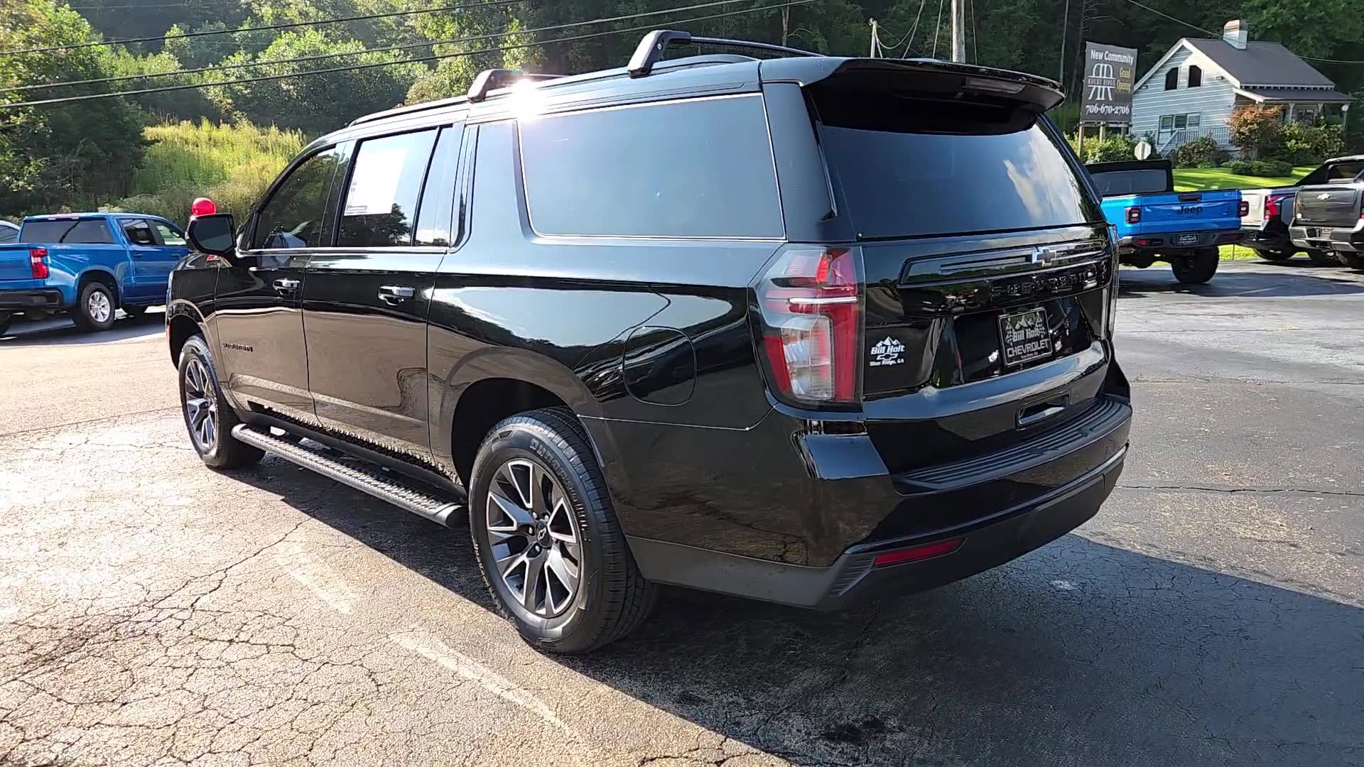 Used 2023 Chevrolet Suburban Z71 w/ Z71 Off-Road Package image 13