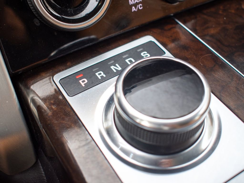 Used 2020 Land Rover Range Rover Long Wheelbase Autobiography image 32