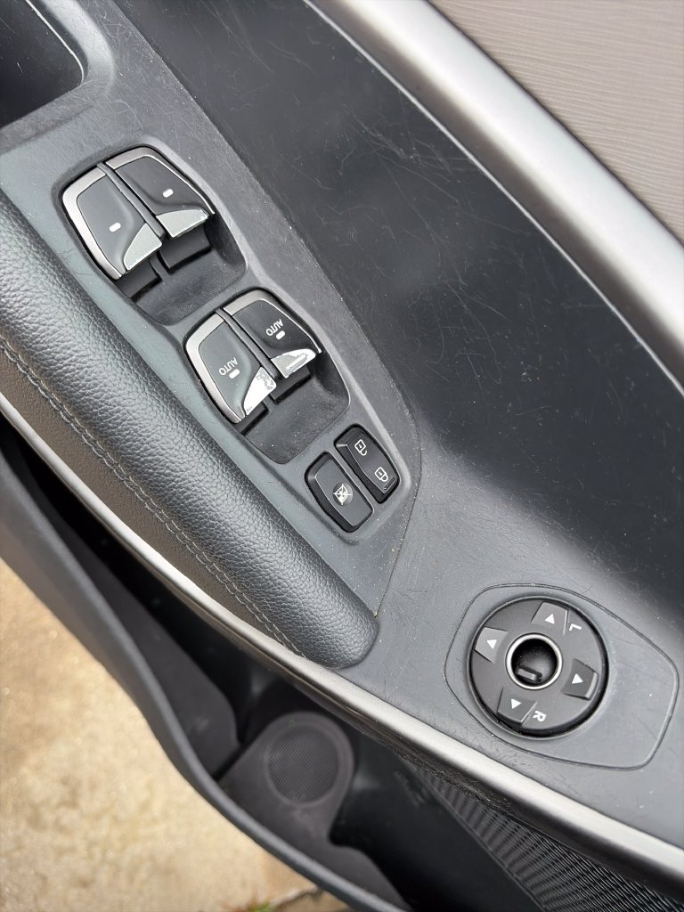 Used 2018 Hyundai Santa Fe SE w/ Cargo Package FWD image 27