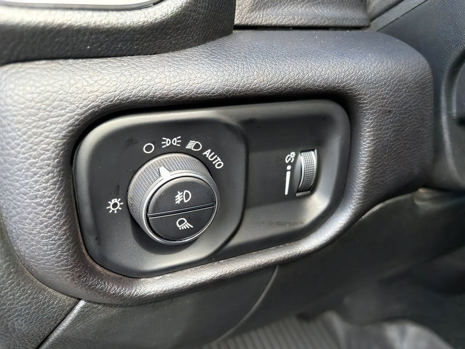 Used 2023 RAM 3500 Big Horn w/ Level 1 Equipment Group AWD/4WD image 15