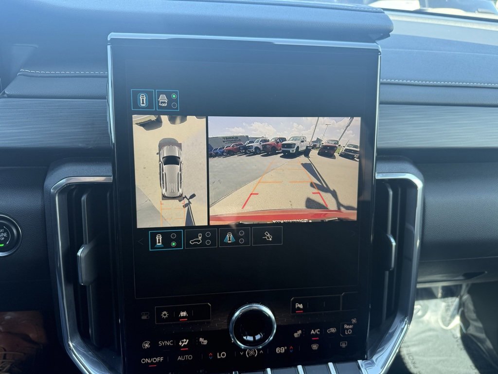 Used 2024 GMC Acadia Elevation image 17