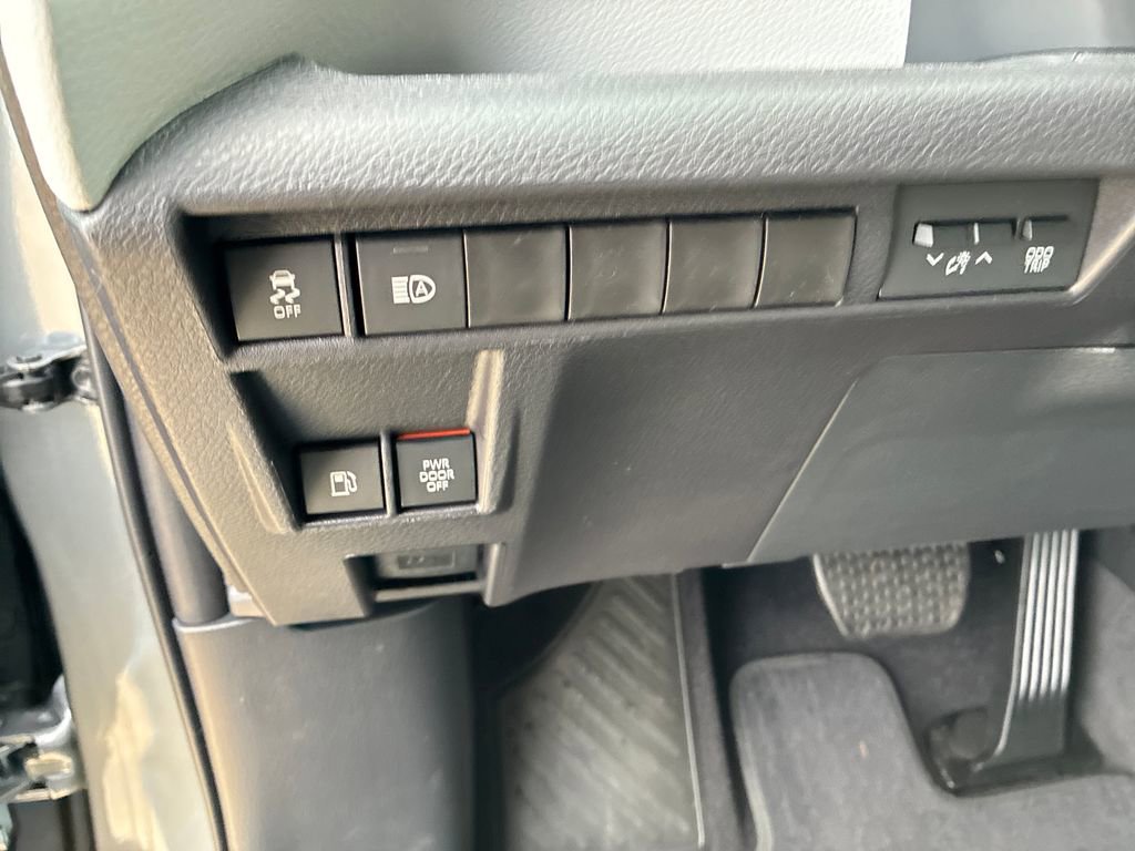 New 2026 Toyota Sienna LE image 38