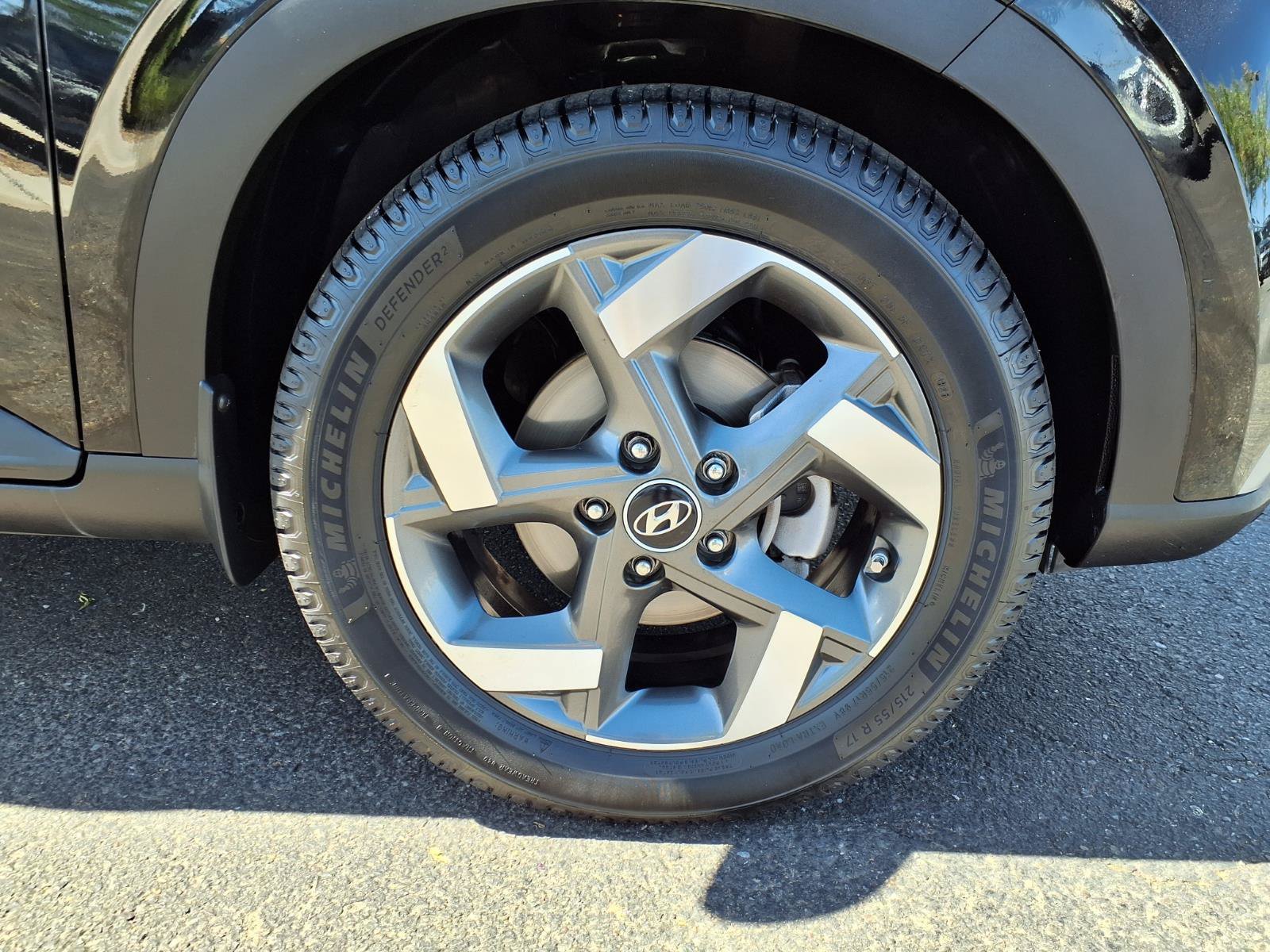 Certified 2022 Hyundai Venue SEL FWD image 9