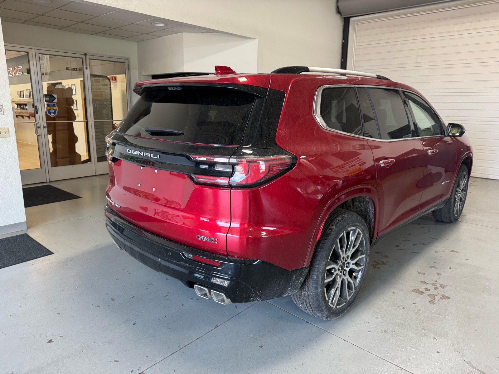 New 2027 GMC Acadia Denali Ultimate w/ LPO, Floor Liner Package AWD/4WD image 5