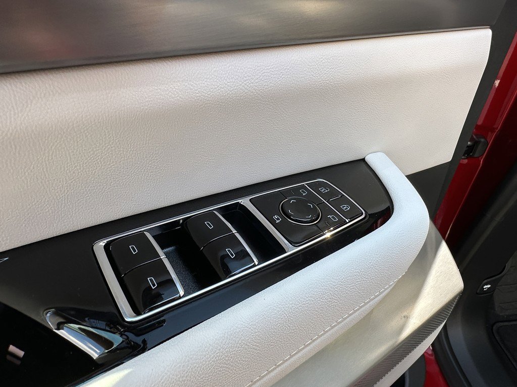 New 2026 Cadillac Vistiq Sport image 19