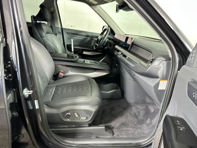Used 2025 Kia EV9 Wind image 28
