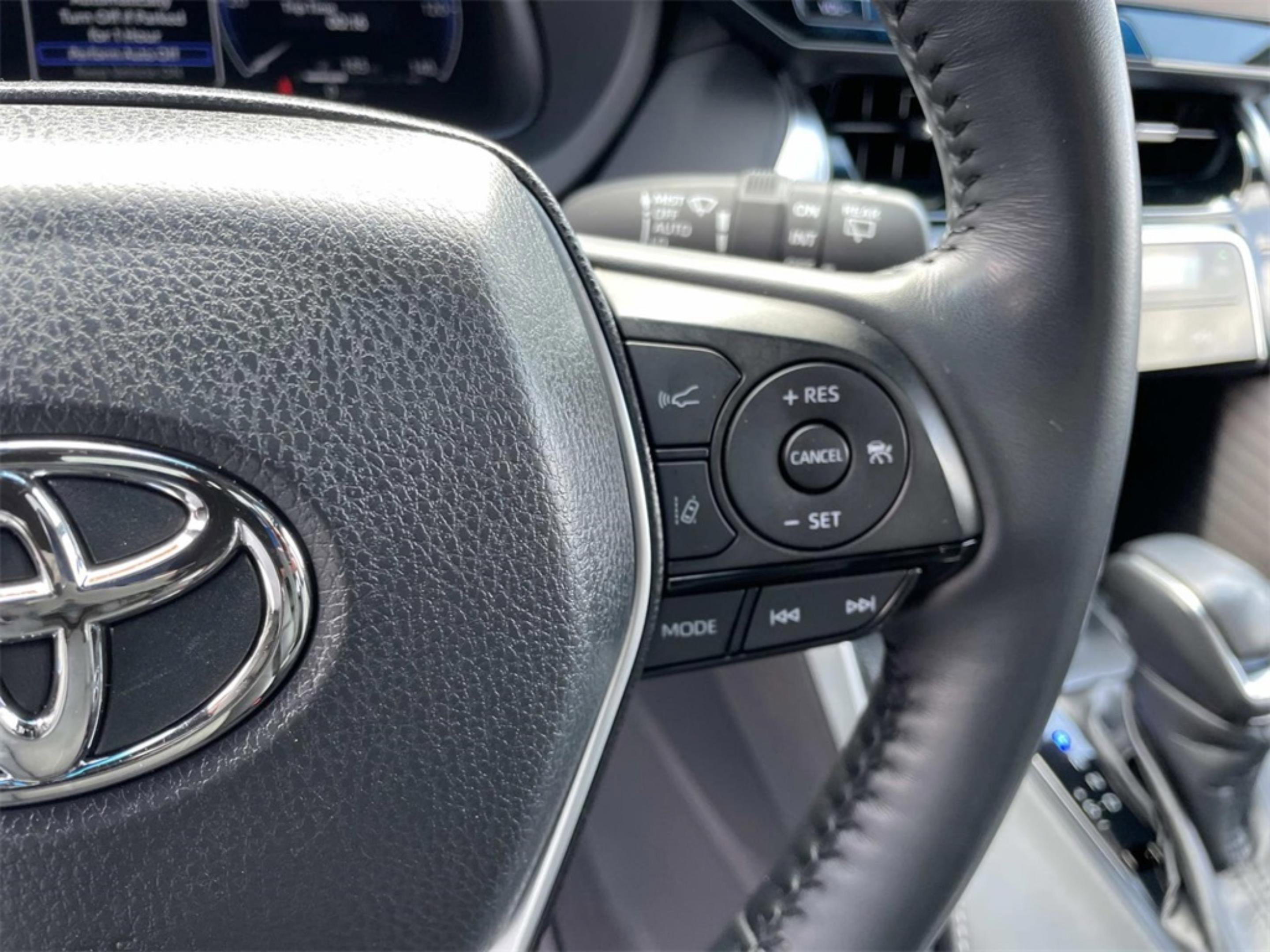 Used 2024 Toyota Venza Limited image 28