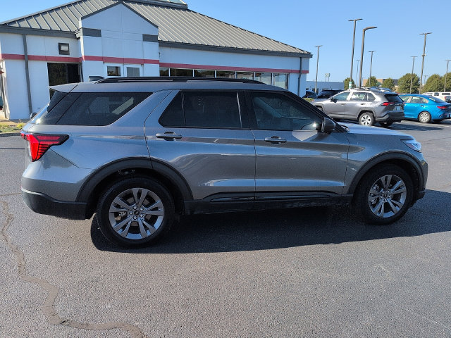 Used 2026 Ford Explorer Active w/ Active Comfort Package AWD/4WD image 8