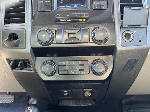 Used 2019 Ford F550 4x4 Regular Cab Super Duty image 27