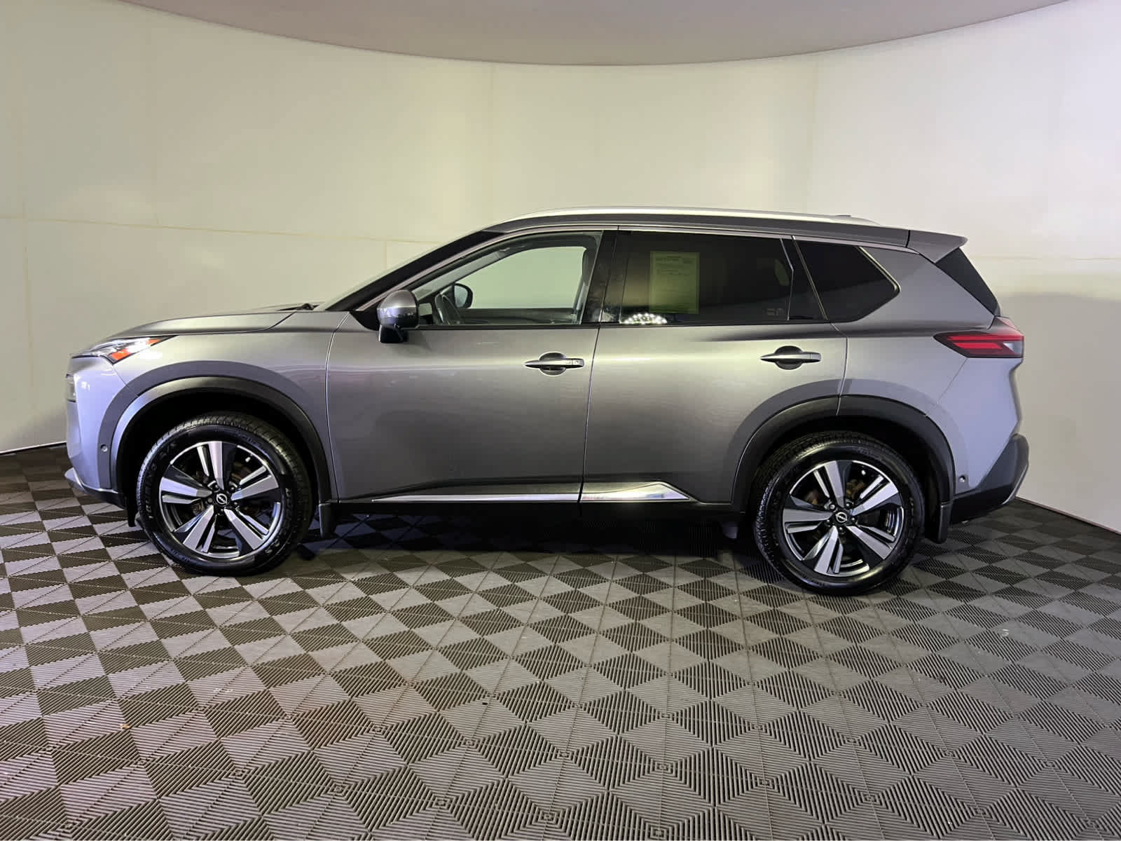 Used 2023 Nissan Rogue SL w/ SL Premium Package AWD/4WD image 4