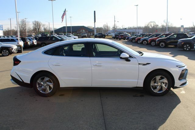 Used 2026 Hyundai Sonata SE FWD image 5