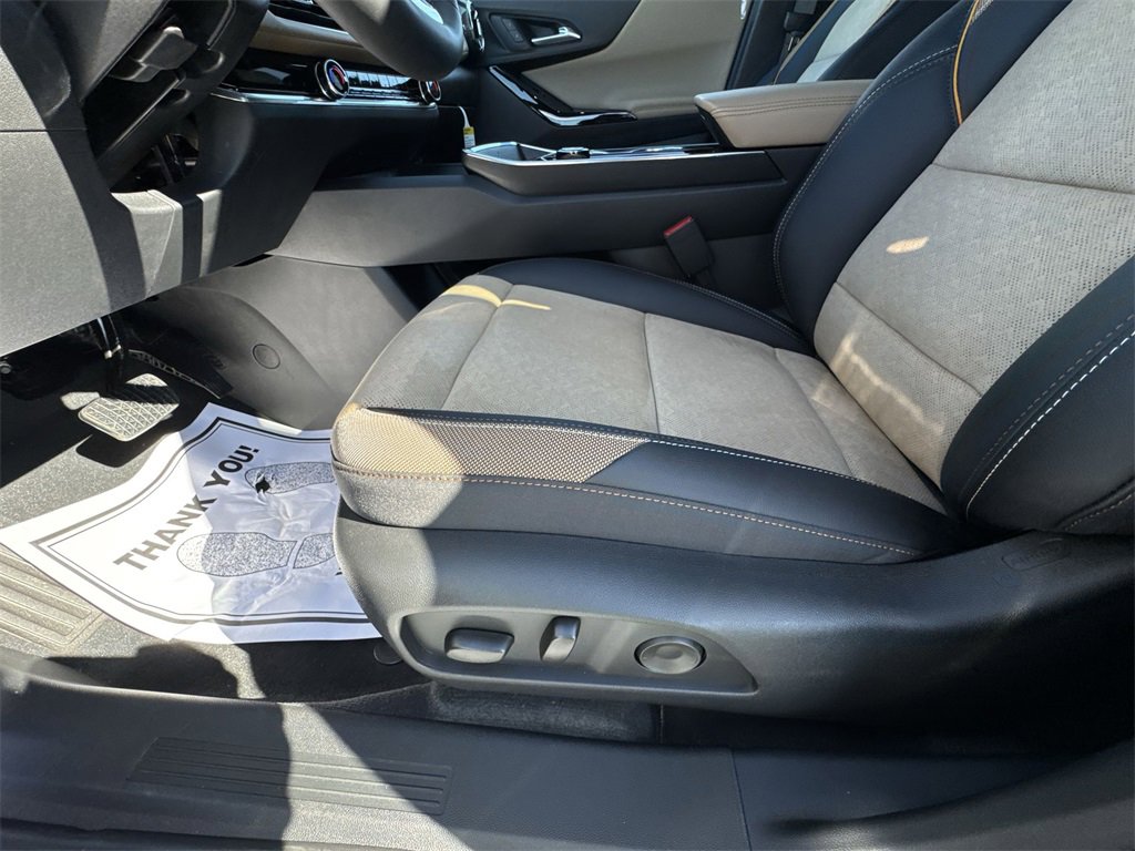 New 2026 Chevrolet Equinox ACTIV w/ Convenience Package III image 12