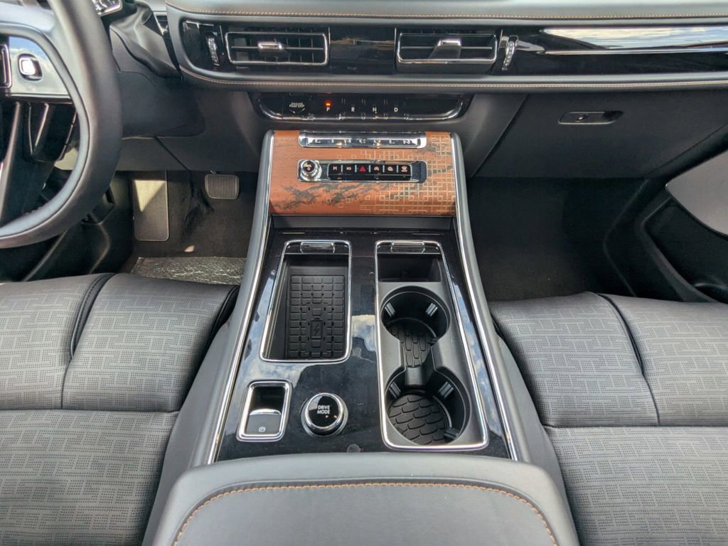 New 2025 Lincoln Aviator Black Label w/ Black Label Special Edition image 23