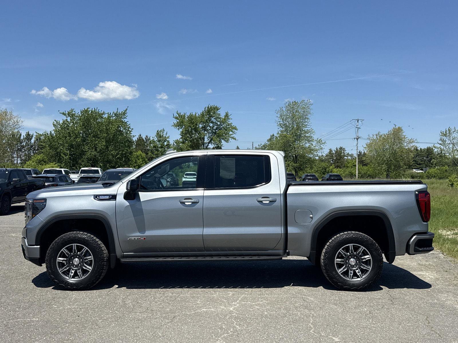 Used 2024 GMC Sierra 1500 AT4 w/ AT4 Premium Package AWD/4WD image 2