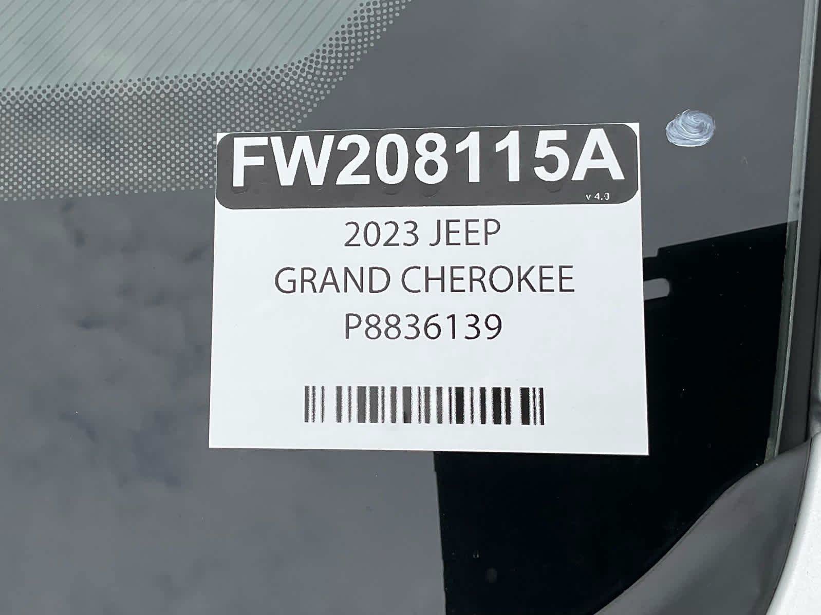 Used 2023 Jeep Grand Cherokee L Laredo RWD image 30