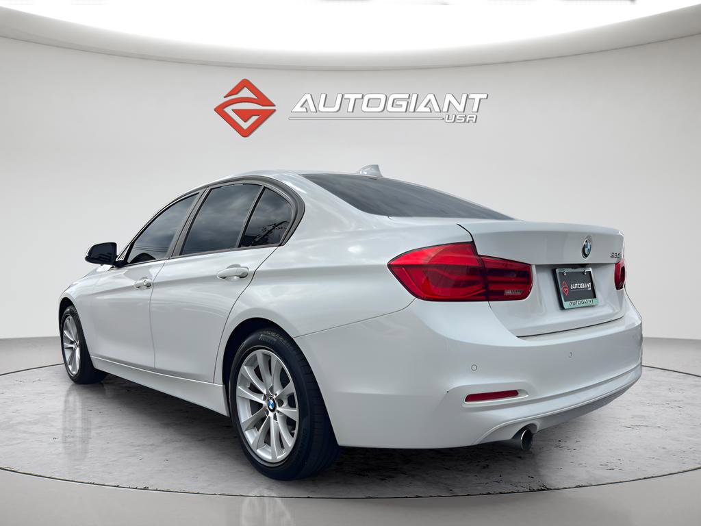 Used 2018 BMW 320i Sedan RWD image 5