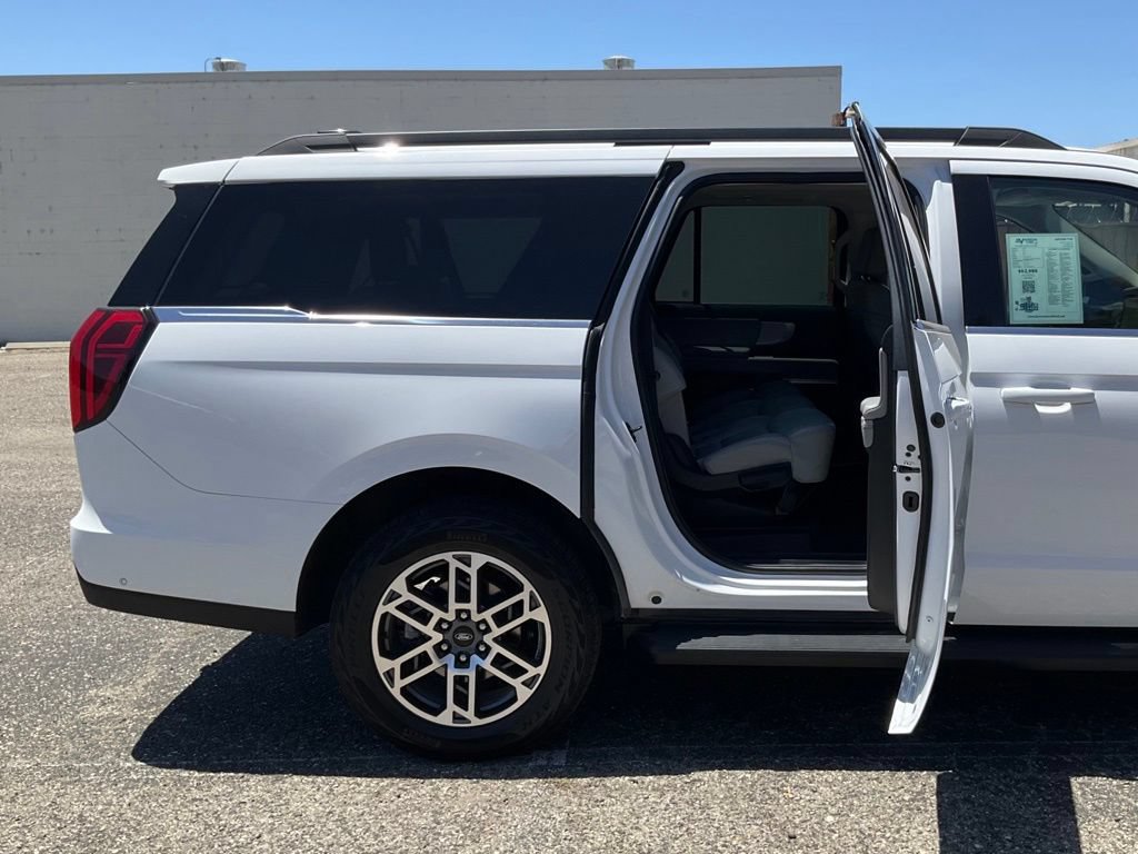 Used 2025 Ford Expedition Max Active AWD/4WD image 20