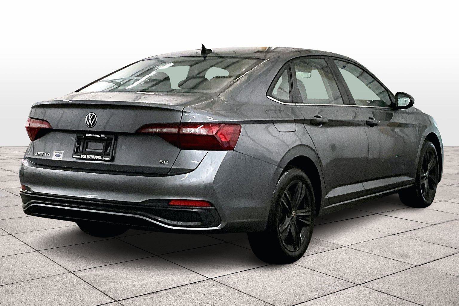 Used 2024 Volkswagen Jetta SE image 11