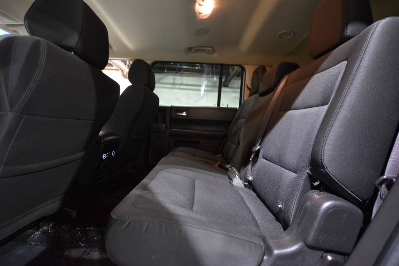 Used 2018 Ford Flex SE FWD image 27