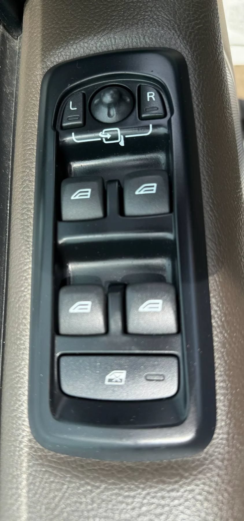 Used 2012 Land Rover LR4 HSE LUX AWD/4WD image 27