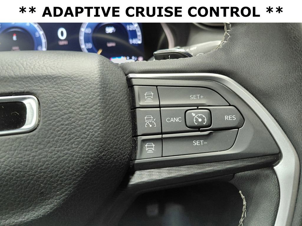 Certified 2025 Jeep Grand Cherokee Altitude AWD/4WD image 17