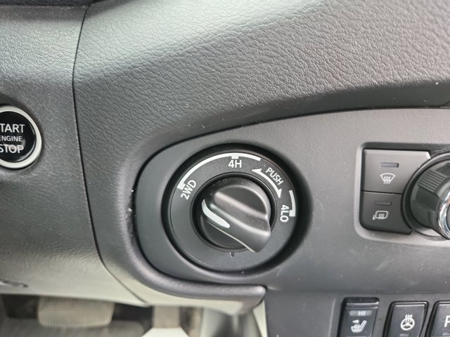 Used 2024 Nissan Frontier PRO-4X w/ Pro Convenience Package image 9