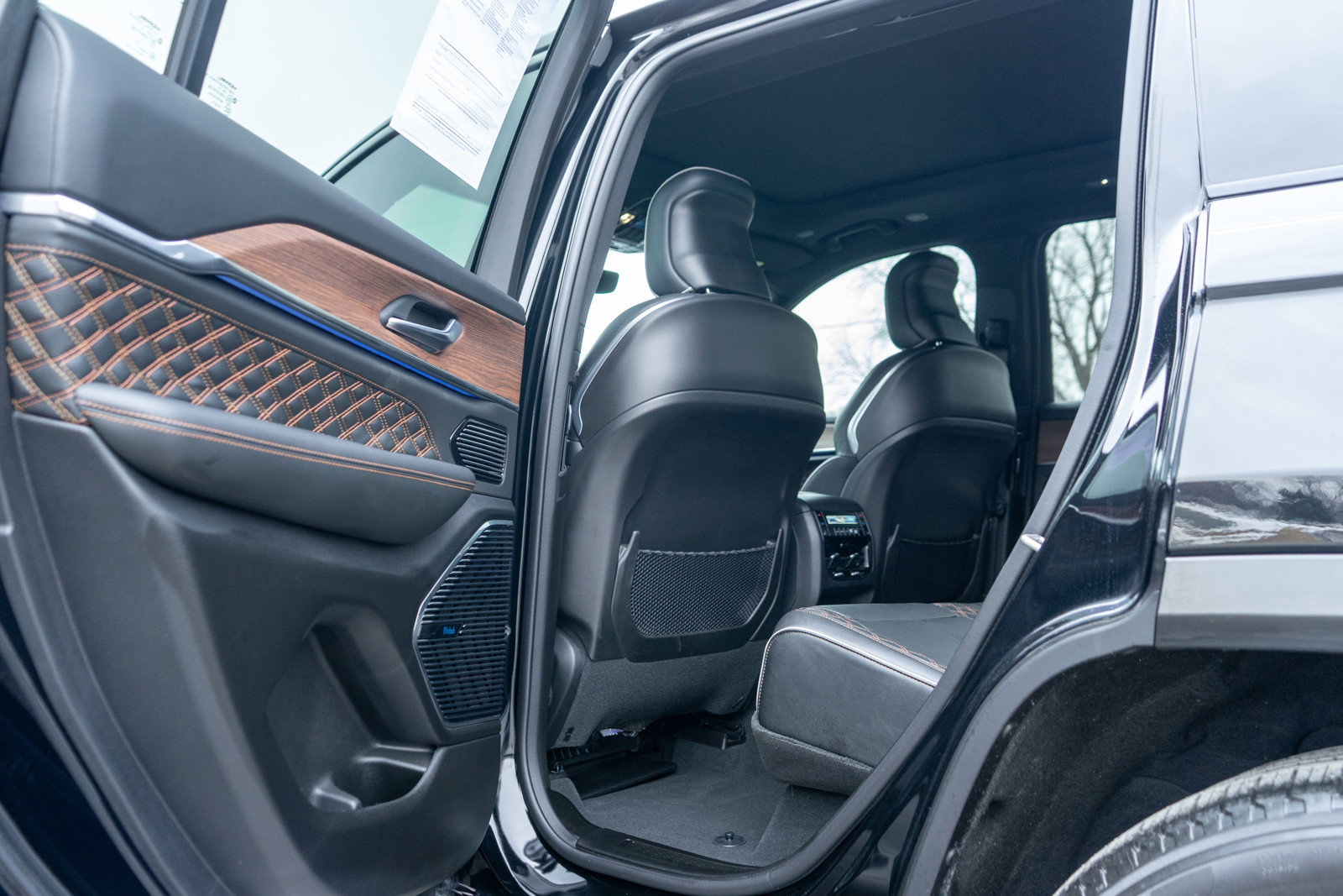 Used 2023 Jeep Grand Cherokee Summit image 31