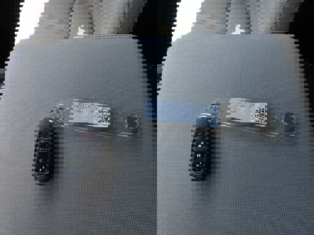 Used 2023 Honda Pilot LX image 27