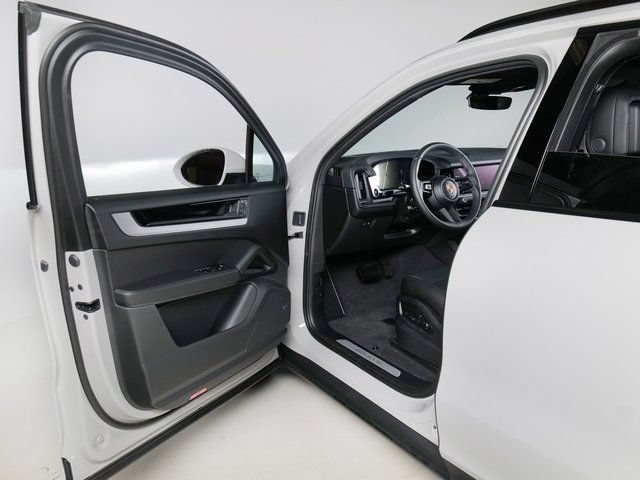 New 2026 Porsche Cayenne AWD/4WD image 25