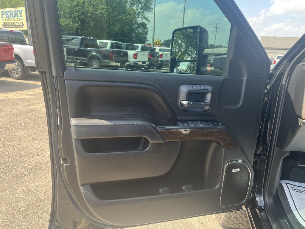 Used 2017 GMC Sierra 3500 Denali w/ Duramax Plus Package AWD/4WD image 18