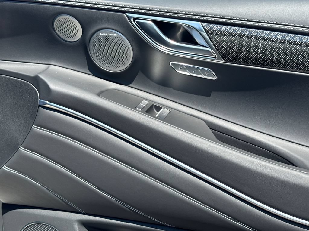 New 2027 Genesis GV80 3.5T e-SC AWD/4WD image 16