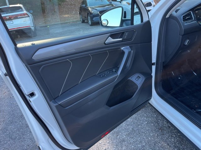 Used 2024 Volkswagen Tiguan SE image 5