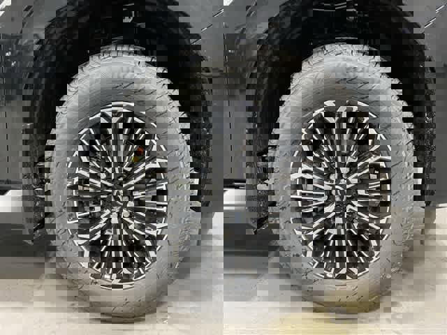 New 2025 Nissan Armada SL w/ Captain's Chari Seat Package image 33