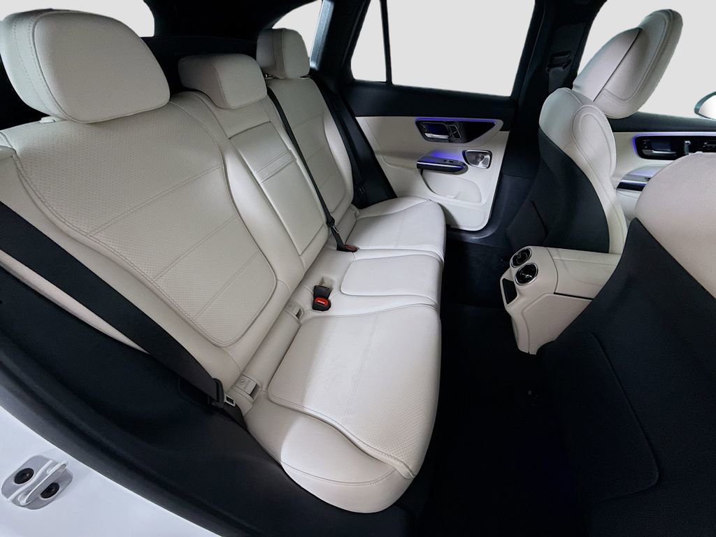 Used 2025 Mercedes-Benz GLC 350e GLC 350e image 27