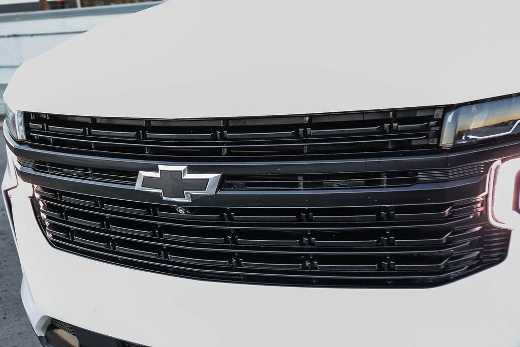 Used 2023 Chevrolet Suburban RST w/ Luxury Package RWD image 6