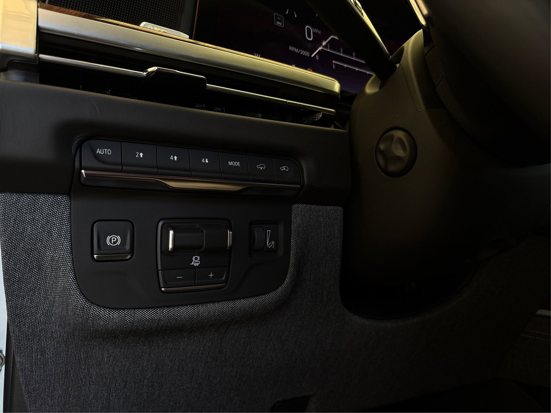 New 2026 Cadillac Escalade ESV Platinum Sport w/ LPO, ONYX Package image 20