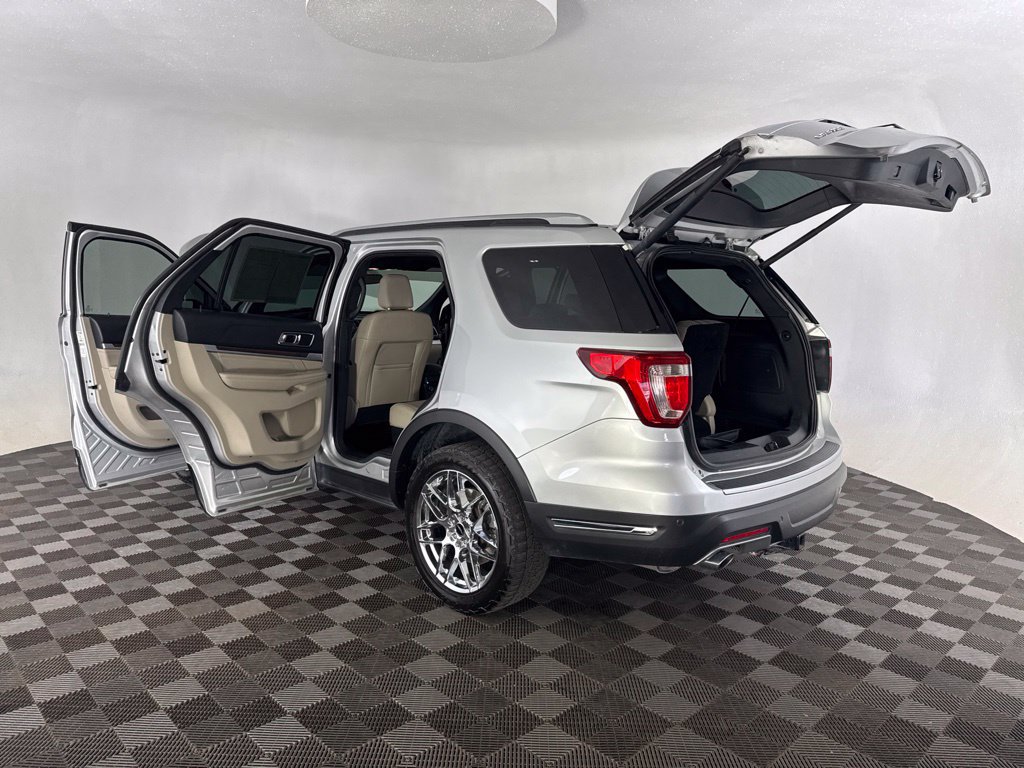 Used 2018 Ford Explorer Limited AWD/4WD image 18