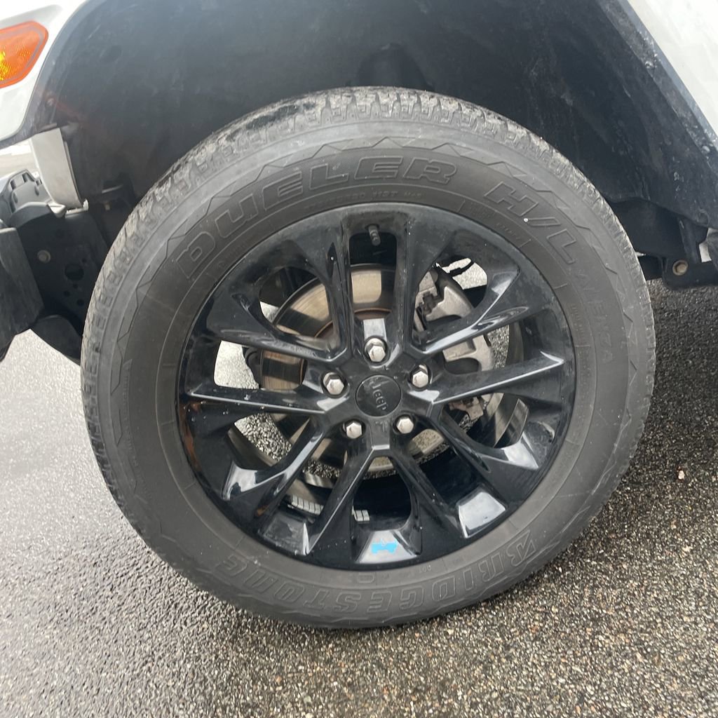 Used 2022 Jeep Wrangler Unlimited Sahara w/ Cold Weather Group image 9