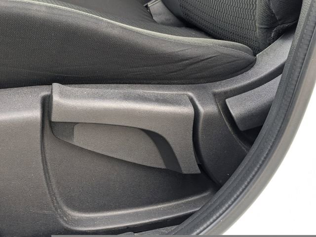 Used 2021 Nissan Rogue Sport S image 19