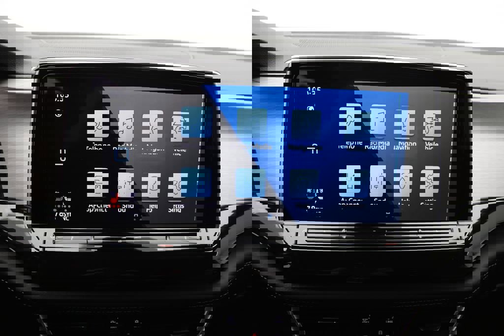 Used 2025 Volkswagen Atlas Cross Sport SE image 23