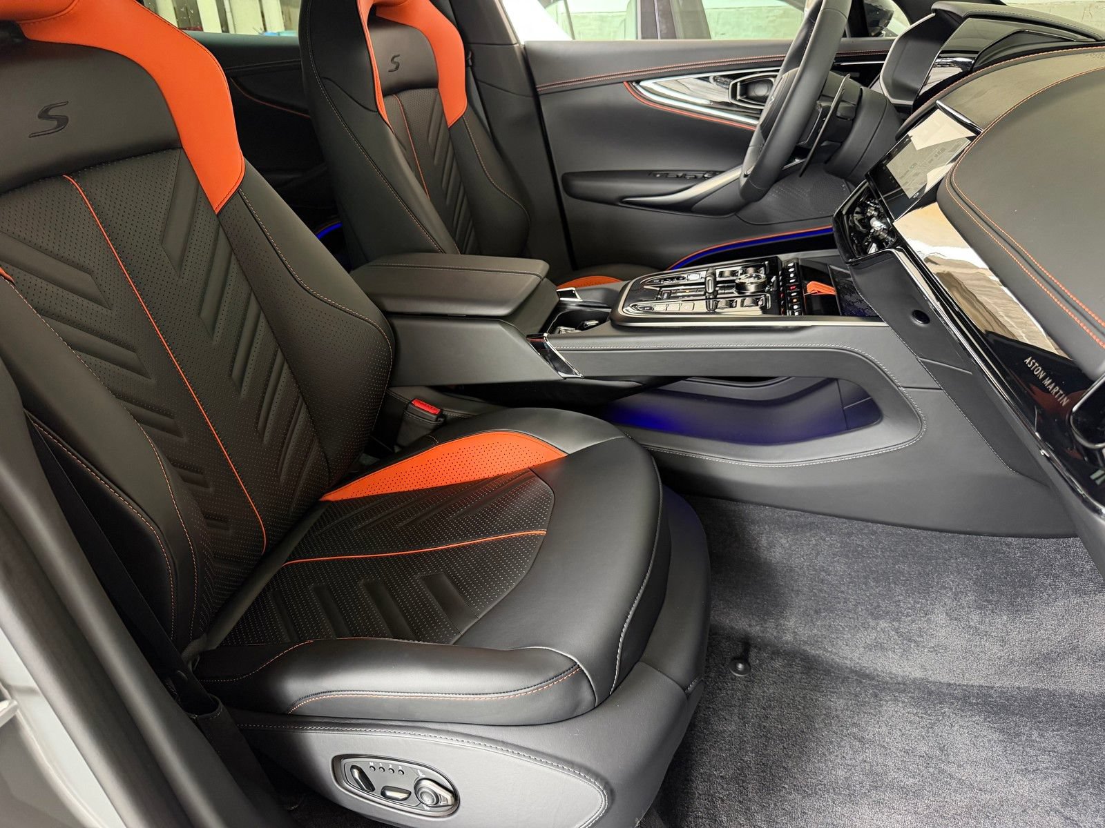 New 2026 Aston Martin DBX S AWD/4WD image 18
