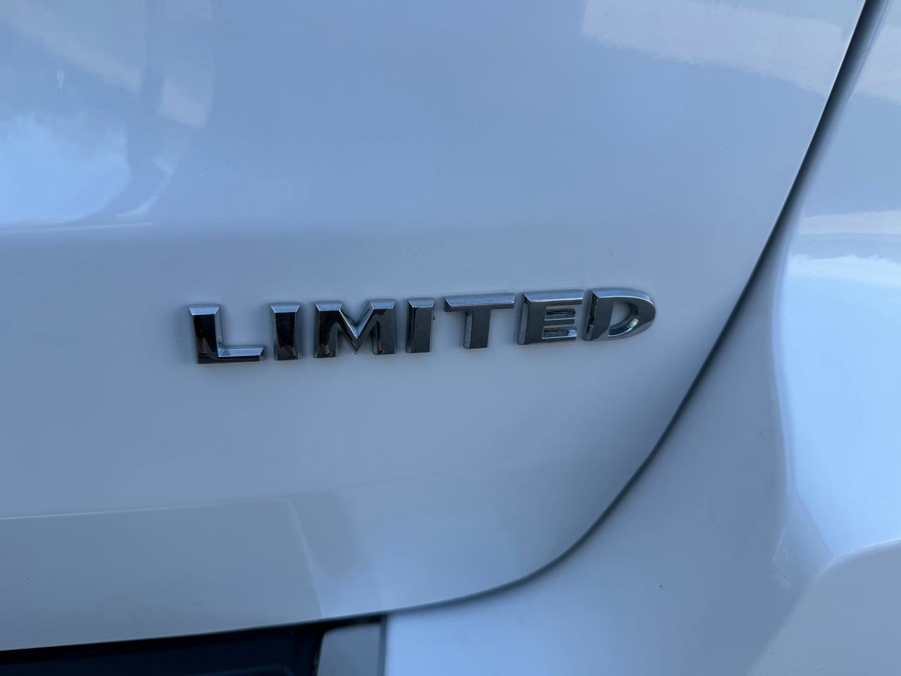 Used 2015 Jeep Grand Cherokee Limited image 9