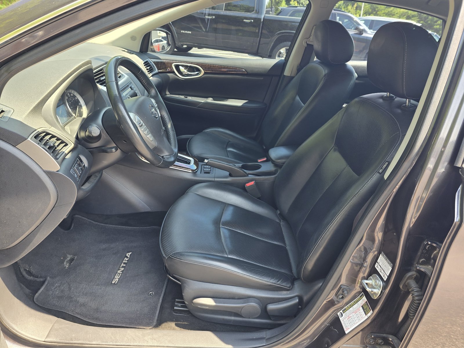 Used 2014 Nissan Sentra SL w/ Premium Package FWD image 11