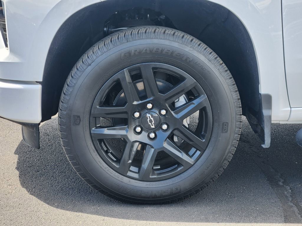 Used 2025 Chevrolet Silverado 1500 Custom w/ Rally Edition AWD/4WD image 12