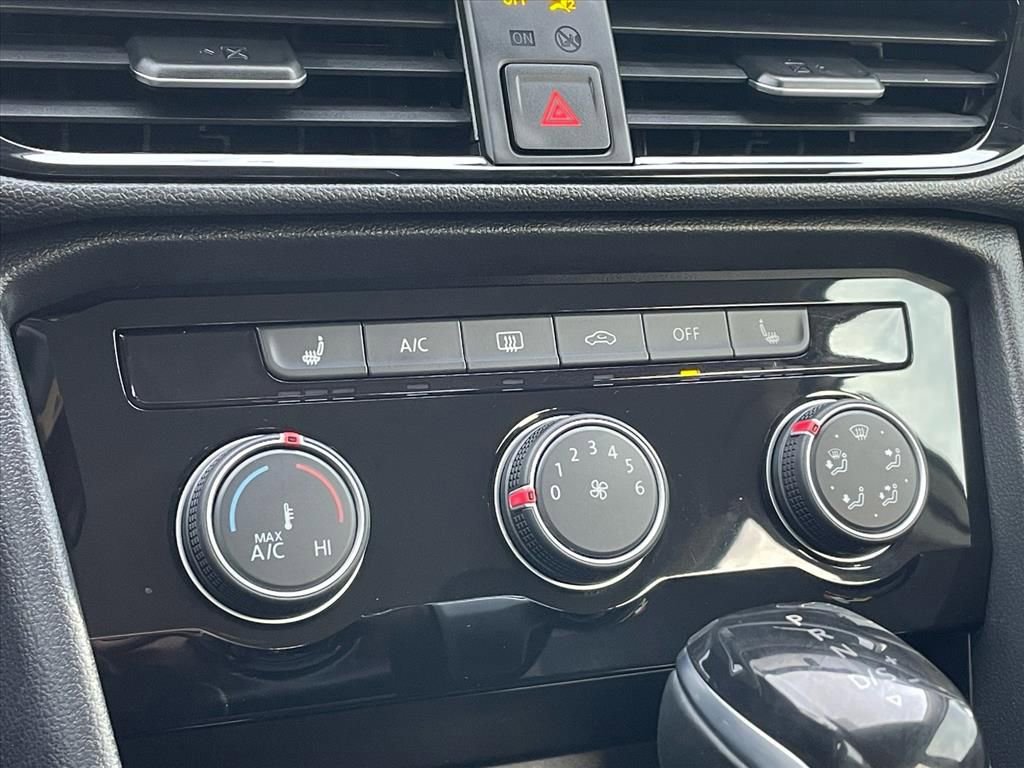 Used 2023 Volkswagen Taos SE image 12