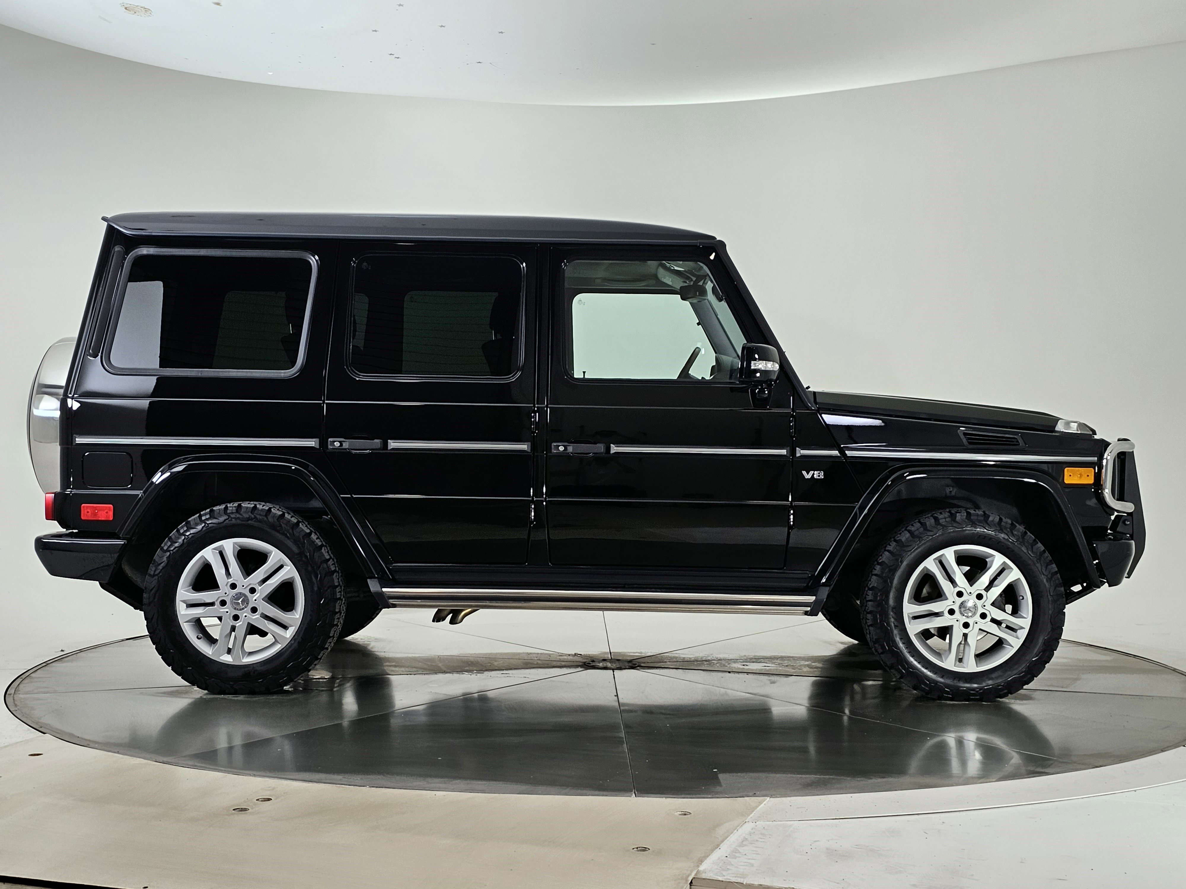 Used 2012 Mercedes-Benz G 550 image 2